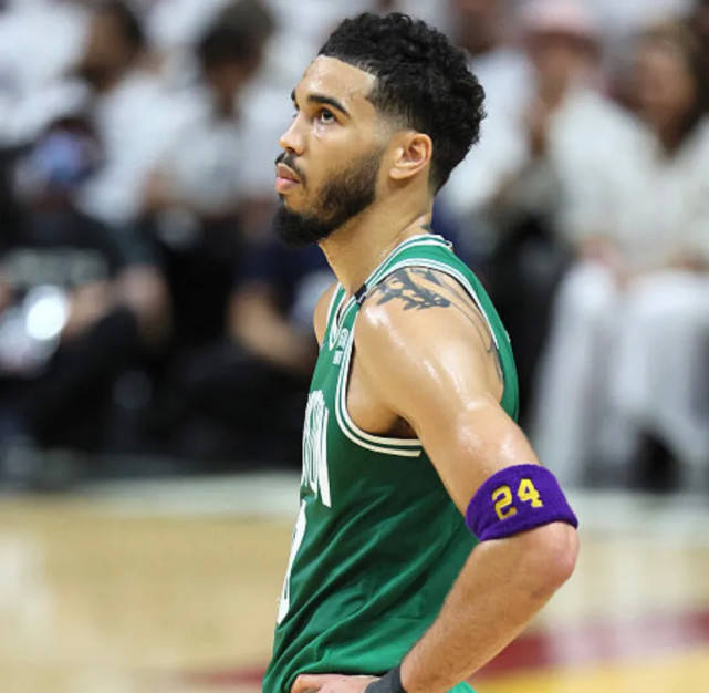 ayx sports包含太狠了！塔图姆在巴黎圣日耳曼比赛中晋级窗口期菲尼克斯太阳调整名单以备德甲，转会期菲尼克斯太阳调整名单以备西甲的词条